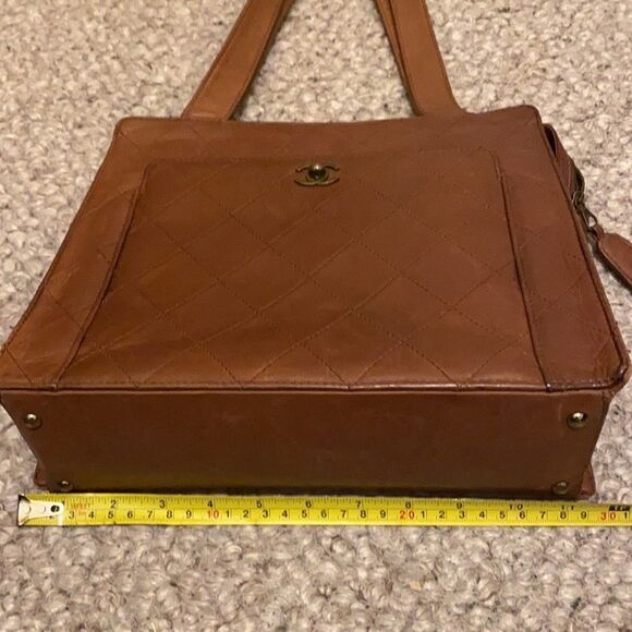 Chanel Vintage brown tote bag . - Picture 10 of 17